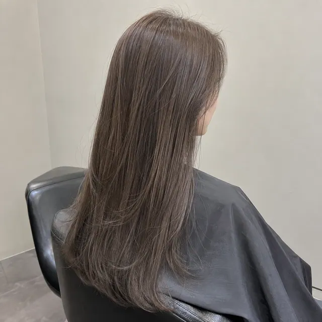 서면 차분하고 자연스러운 애시 브라운 염색